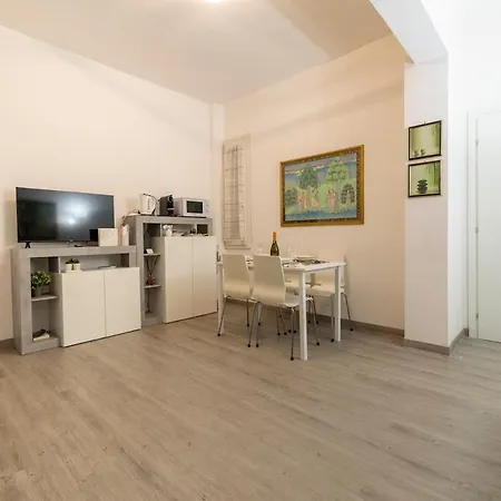 Cozy Urban Retreat, 2br, Family Escape In דירה